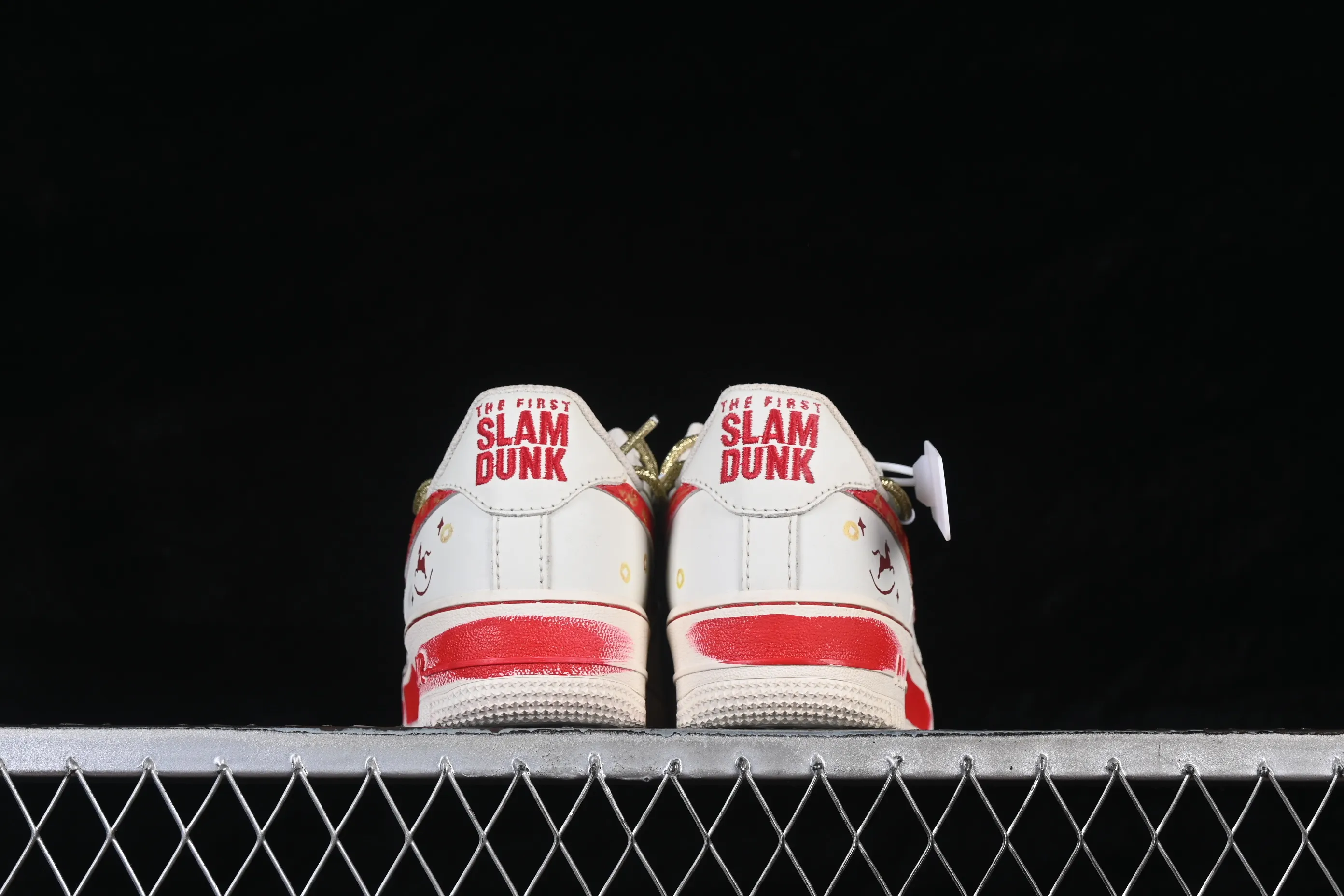 All categories Nk Air Force 1 Air Force series Nk Air Force 1 Low Air Force low-top Nike Air Force 1'07 Low "Lucky Steed Traces" Hand-painted graffiti Year of the Horse limited edition Red gold rima Air Force 1 low-top casual sneakers SD2023-402